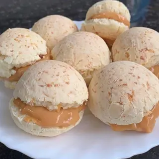 10 Pães de queijo com Doce de leite 23g