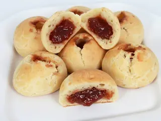Pão de queijo com Goiabada