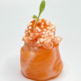 Gunkan de salmão (4 unidades)