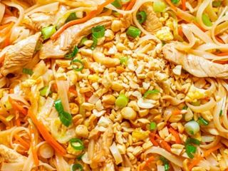 Chicken pad thai