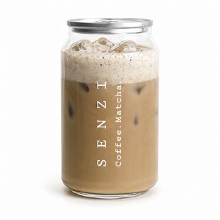 Latte de hojicha com miso e sésamo