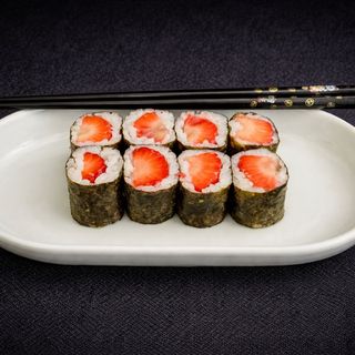 Hosomaki Morango (8 Peças)