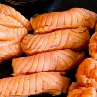 Nigiri de Salmão Braseado 8 peças