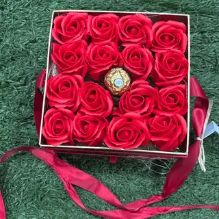 Caixa com rosas de sabão