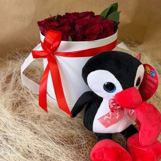 Caixa com rosas e peluche