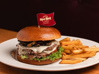 Swiss Mushroom Burger c/ Batatas