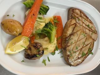 Bife De Atum Grelhado