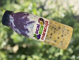 Batido de açai com mousse de maracujá