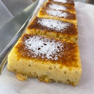 Bolo de Fubá e Erva Doce