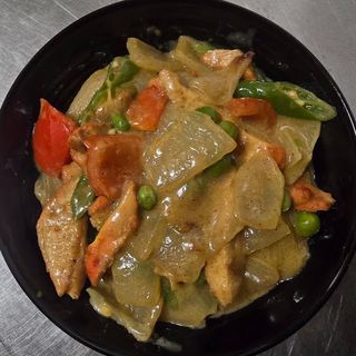 Beef Chili with Garlic Rice