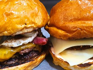 KING & QUEEN Burger (2 Hamburger)