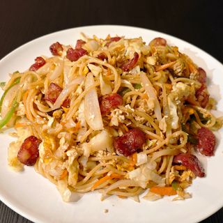 Chaumin  com Salsicha Chinesa