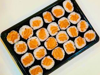 C17 HOSOMAKI SALMON(20pic)