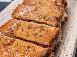 Tosta de Cogumelos e Pesto de Pistácio (vegetariana)