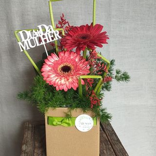 Caixa cartão com gerberas