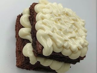 Brownie com Brigadeiro Branco