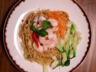 14. Massa da Camarão Salteados no Wok