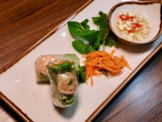 02. Rolos de Verão com Frango e Camarão