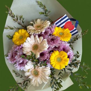 # 3001 Combo  Gerberas da Força Feminina com Chocolate