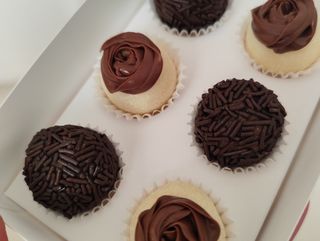 Caixinha com 6 brigadeiros