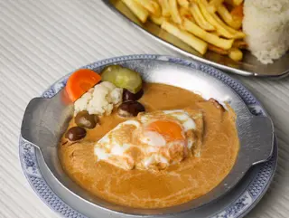 Bitoque de Porco c/ovo e Molho de Natas