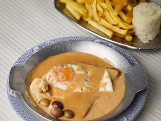 Bitoque de Vaca c/ovo e Molho de Natas