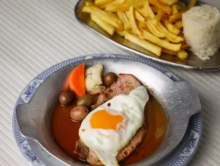 Bitoque de Porco c/Ovo à Portuguesa
