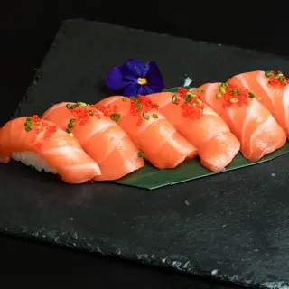 Nigiri de salmão