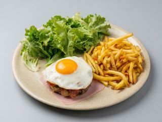 Hambúrguer no Prato à Alypios