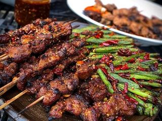 Full Menu Espetos de porco Shao Kao