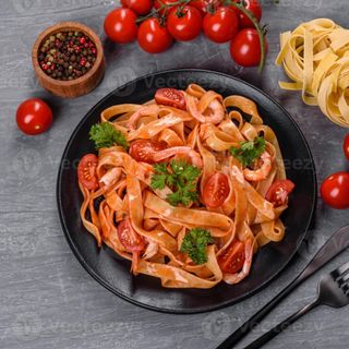 Tagliatelle de camarao