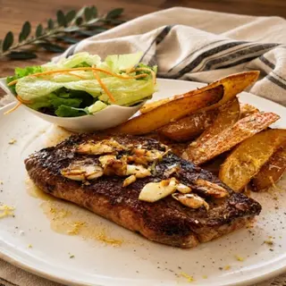 Picanha premium com batata rústica e salada