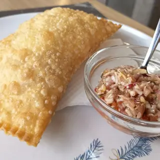 Pastel de carne com queijo