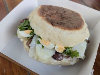 Bacalhau, Cebola Curtida & Azeitonas