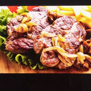 Bife acebolado