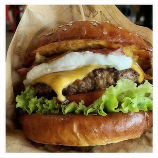 Hambúrguer Big Monkey (com batata frita)