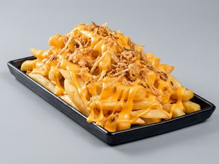 Batata Frita com Cheddar e Cebola Crispy