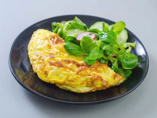 Omelete Simples com Acompanhamento