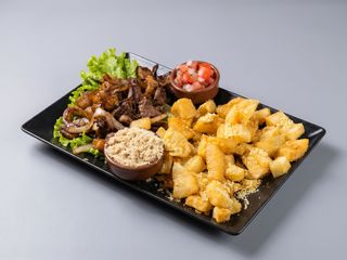 FILÉ DE PICANHA C/ MANDIOCA