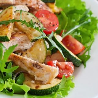 Salada de frango
