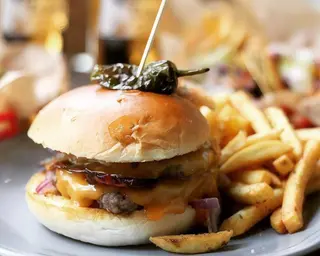 Burguer Double Cheese com Batatas Fritas