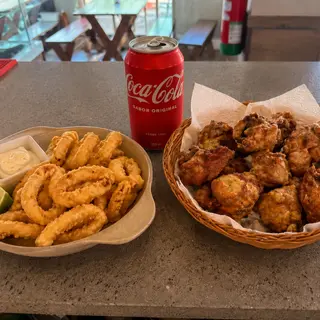 Calamares frito+frango a passarinho+ coca cola lata
