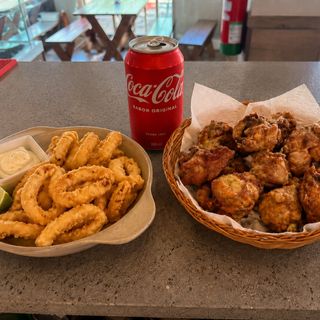 Calamares frito+frango a passarinho+ coca cola lata