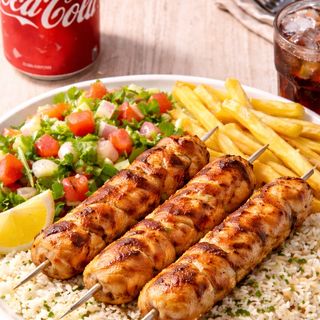 Espetadas de Frango + Acompanhamento + Bebida + Salada