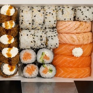 Salmon Combo 13 (26 Pc)