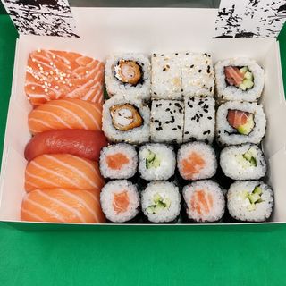 Sushi Set 03 (24 Pc)