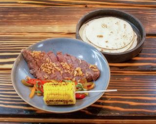 Fajita de Carne Assada