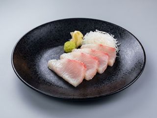Sashimi Peixe branco braseado 