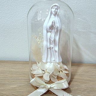 Redoma de vidro com Nossa Senhora