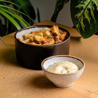 Batatas Fritas c/ Maionese de Pickles